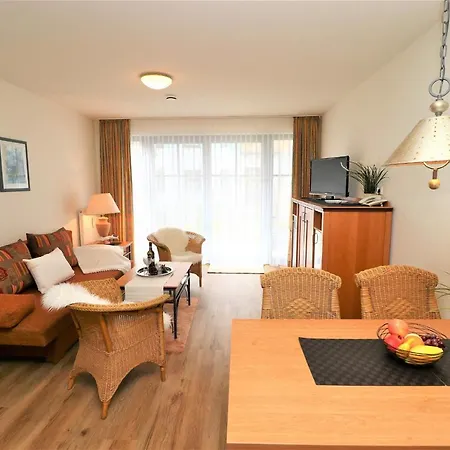 Oewern Diek App 27 * Вустров